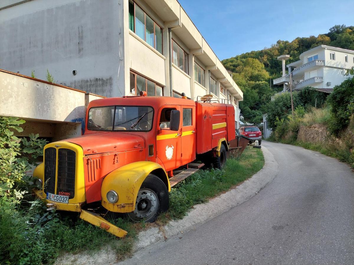 Pirate Backpackers Hostel Ulcinj Exterior photo