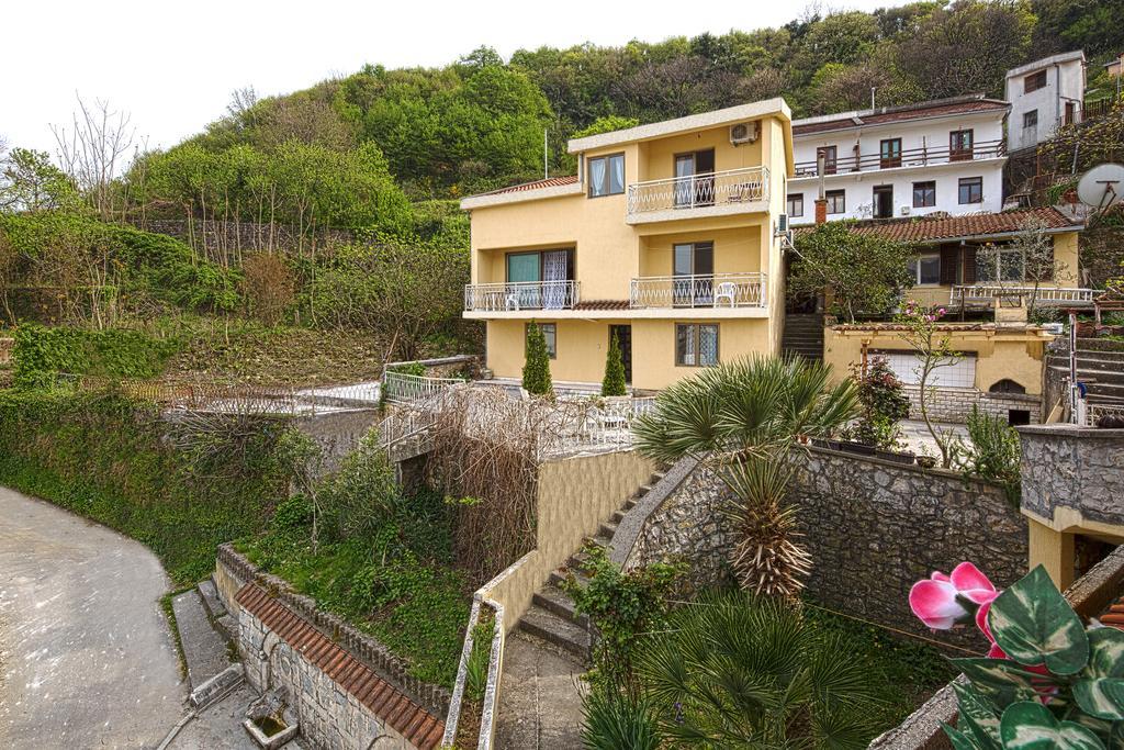 Pirate Backpackers Hostel Ulcinj Exterior photo