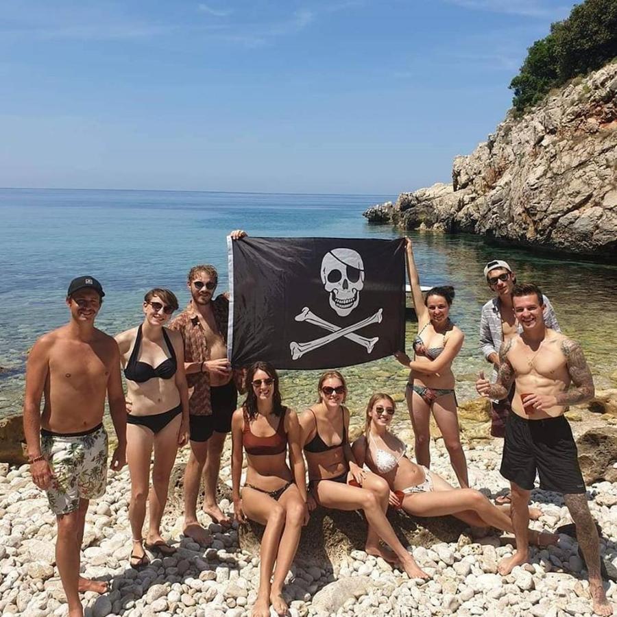 Pirate Backpackers Hostel Ulcinj Exterior photo